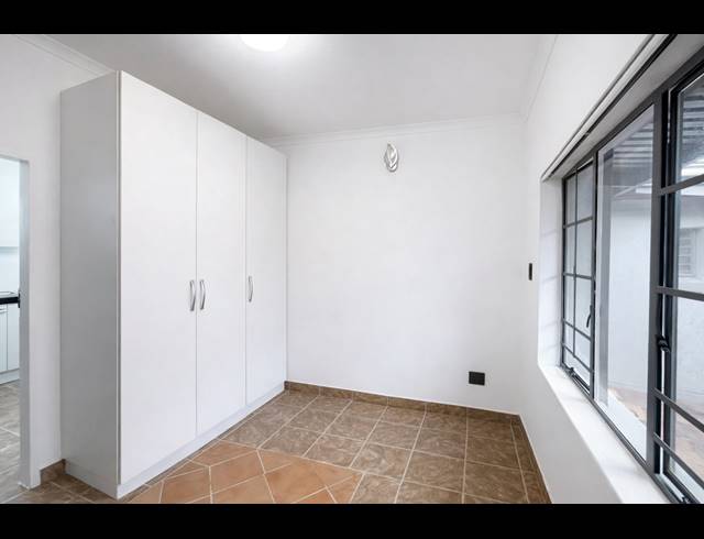 2 bed property to rent in LYTTELTON MANOR